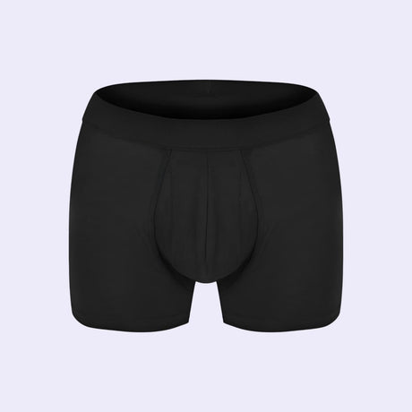 Das Bild zeigt eine Herren-Boxershorts mit einer speziellen geheimen Tasche, die perfekt für die Aufbewahrung von CleanUrin und anderen persönlichen Gegenständen wie Schlüsseln, Kreditkarten oder Bargeld geeignet ist. Diese Boxershorts bieten eine diskrete Lösung für unterwegs und sind ideal für Reisen, Festivals oder ähnliche Aktivitäten. Die Tasche sorgt für sicheren und unsichtbaren Transport von wichtigen Gegenständen.