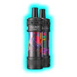 Zwei schwarze Aspire Magnum Nano E-Zigaretten mit farbigen, grafischen Motiven und Schriftzügen