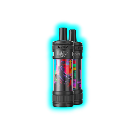 Zwei schwarze Aspire Magnum Nano E-Zigaretten mit farbigen, grafischen Motiven und Schriftzügen