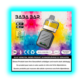 Elektronisches Vape-Gerät mit transparentem Tank und digitaler Anzeige vor buntem Hintergrund mit Produktinformationen und Warnhinweisen in mehreren Sprachen