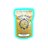 Beutel mit der Aufschrift 'BIG-BAG Organic Quality' und einer Zeichnung eines Mannes mit Hut, Angaben zu CBD- und THC-Gehalt sowie Warnhinweis zum Rauchen