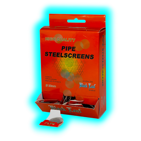 Geöffnete orangefarbene Verpackung mit dem Schriftzug HIGH QUALITY PIPE STEELSCREENS und mehreren eingelegten runden Metallsieben