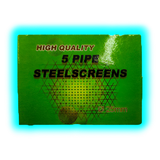 Grüne Verpackung mit dem Schriftzug HIGH QUALITY 5 PIPE STEELSCREENS Ø 25mm vor einem Hintergrund mit geometrischem Muster