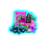 Flasche und Verpackung von Drifter Bar Salts mit Blaubeer- und Kaugummimotiv sowie Blaubeeren und rosa Kaugummistreifen im Hintergrund