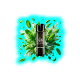 Nahaufnahme eines schwarzen Elf Bar Elfa Pro Einweg-Pods mit Spearmint-Geschmack vor einem Hintergrund aus Minzblättern und Minzsirup-Spritzern
