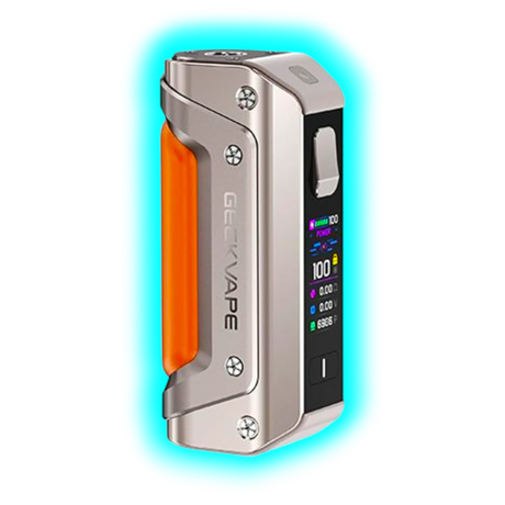 Nahaufnahme eines silberfarbenen GeekVape Aegis Solo 3 E-Zigaretten-Akkuträgers mit orangefarbenem Griff und farbigem Display