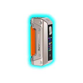 Nahaufnahme eines silberfarbenen GeekVape Aegis Solo 3 E-Zigaretten-Akkuträgers mit orangefarbenem Griff und farbigem Display