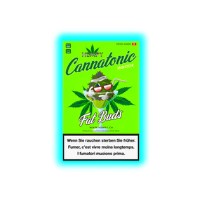 Grüne Verpackung mit der Aufschrift 'Hempy Cannatonic Indoor Fat Buds' und einer Cartoon-Illustration einer Cannabispflanze mit Sonnenbrille, die in einem Cocktailglas mit Strohhalm sitzt, dazu Warnhinweise in Deutsch, Französisch und Italienisch.