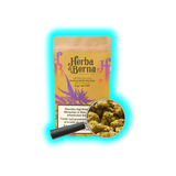 Verpackung von Herba di Berna Blueberry Muffin Mini Buds CBD-Blüten mit Vergrößerungsglas, das die kleinen Blüten zeigt
