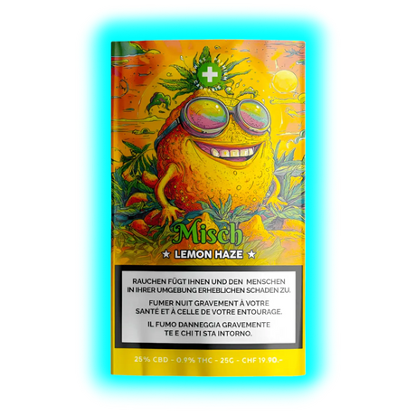 Detailansicht ‚Misch Lemon Haze‘: Anthropomorphe Zitrone vor Sommerlandschaft. 25g-Beutel mit Preisangabe und Warnhinweisen.