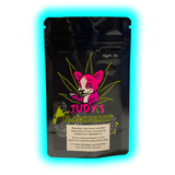 Judy's Blackberry CBD – Schwarze Verpackung mit Fuchs-Branding, Hanf-Motiv und gesetzlichen Warnungen (DE/FR/IT) zum Rauchen