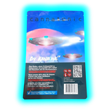 Verpackung mit UFO-Motiv und Text zu Gesundheitsrisiken beim Rauchen in mehreren Sprachen sowie QR-Code und Barcode