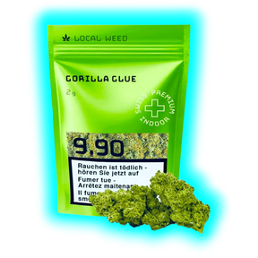 Nahaufnahme: Gorilla Glue (2g) für 9.90 CHF. Mehrere Hanfblüten präsentiert vor der farblich passenden grünen Verpackung.