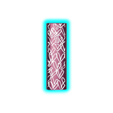 Zylindrische Duftkerze in dunklem Violett mit weißem, abstraktem Herzmuster