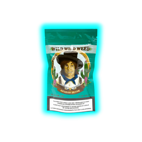 Verpackung mit der Aufschrift 'WILD WILD WEED' und 'AFGHAN SKUNK' mit Illustration einer Person in Cowboyhut und Halstuch vor Kakteen