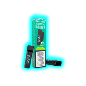 Zwei schwarze Wyld Duo Pod Arctic Mint E-Zigaretten vor und neben einer grünen Verpackung mit Warnhinweis