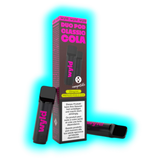 Zwei schwarze E-Zigaretten mit pinker Aufschrift 'wyld' neben einer Verpackung mit der Aufschrift 'DUO POD CLASSIC COLA' und Warnhinweisen in mehreren Sprachen