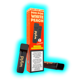 Zwei schwarze Wyld Duo Pod White Peach E-Zigaretten mit oranger Verpackung und Warnhinweis